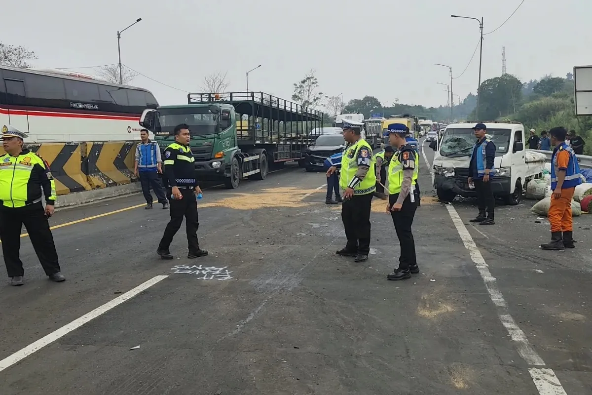 Kecelakaan beruntun terjadi di tol Cipularang km 91 arah Jakarta melibatkan 15 kendaraan, Rabu 07/10/2026