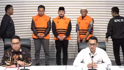 KPK Jerat Bupati Bekasi dan Ayahnya dalam Skema Ijon Proyek