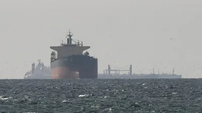 Iran Izinkan Kapal Lewati Selat Hormuz Kecuali Milik Negara Agresor