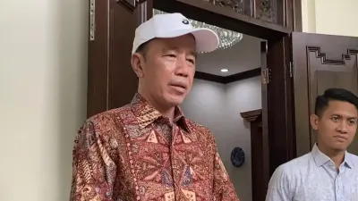Jokowi Tolak Desakan Jusuf Kalla Tunjukkan Ijazah Asli di Solo