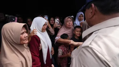 Prabowo Pastikan Utang KUR Petani Dihapus Akibat Bencana