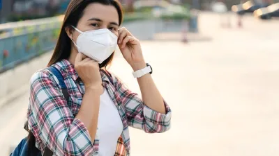 Kemenkes Ancam Sanksi Penimbun Masker di Tengah Erupsi Gunung Anak Krakatau
