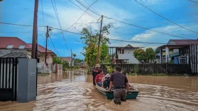 Banjir di Padang, Ini Dua Fase Bantuan Kemensos untuk Korban
