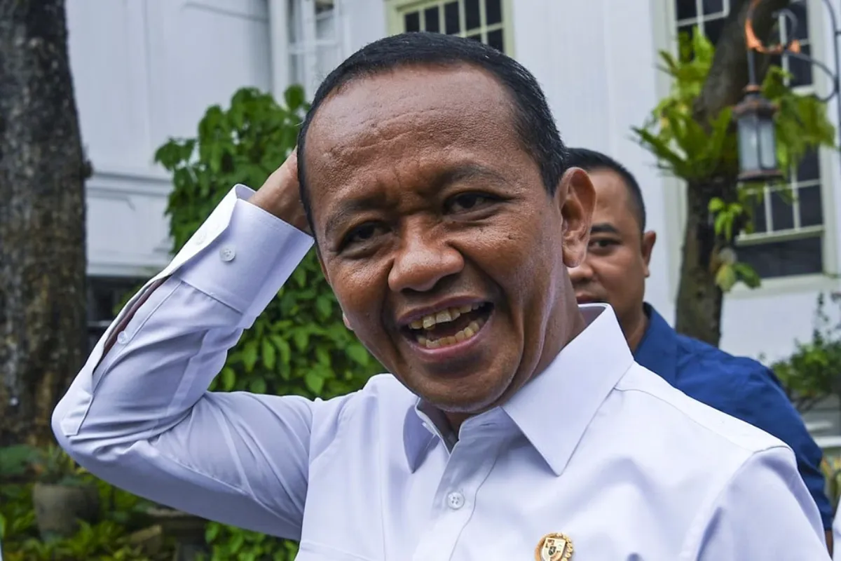 Bahlil Gebrak Regulasi: Solar Rp15.000 Demi Selamatkan Nelayan