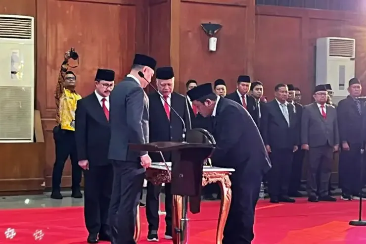 Sikat Dalih Birokrat, Eri Cahyadi Copot Lurah Tambak Wedi