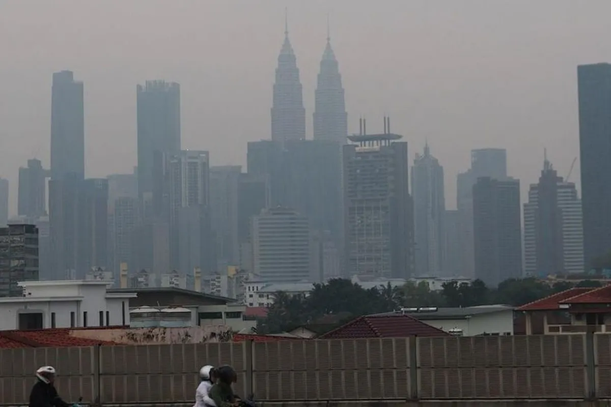 Asap Karhutla Tembus 3 Negara, Pemerintah Indonesia Disorot