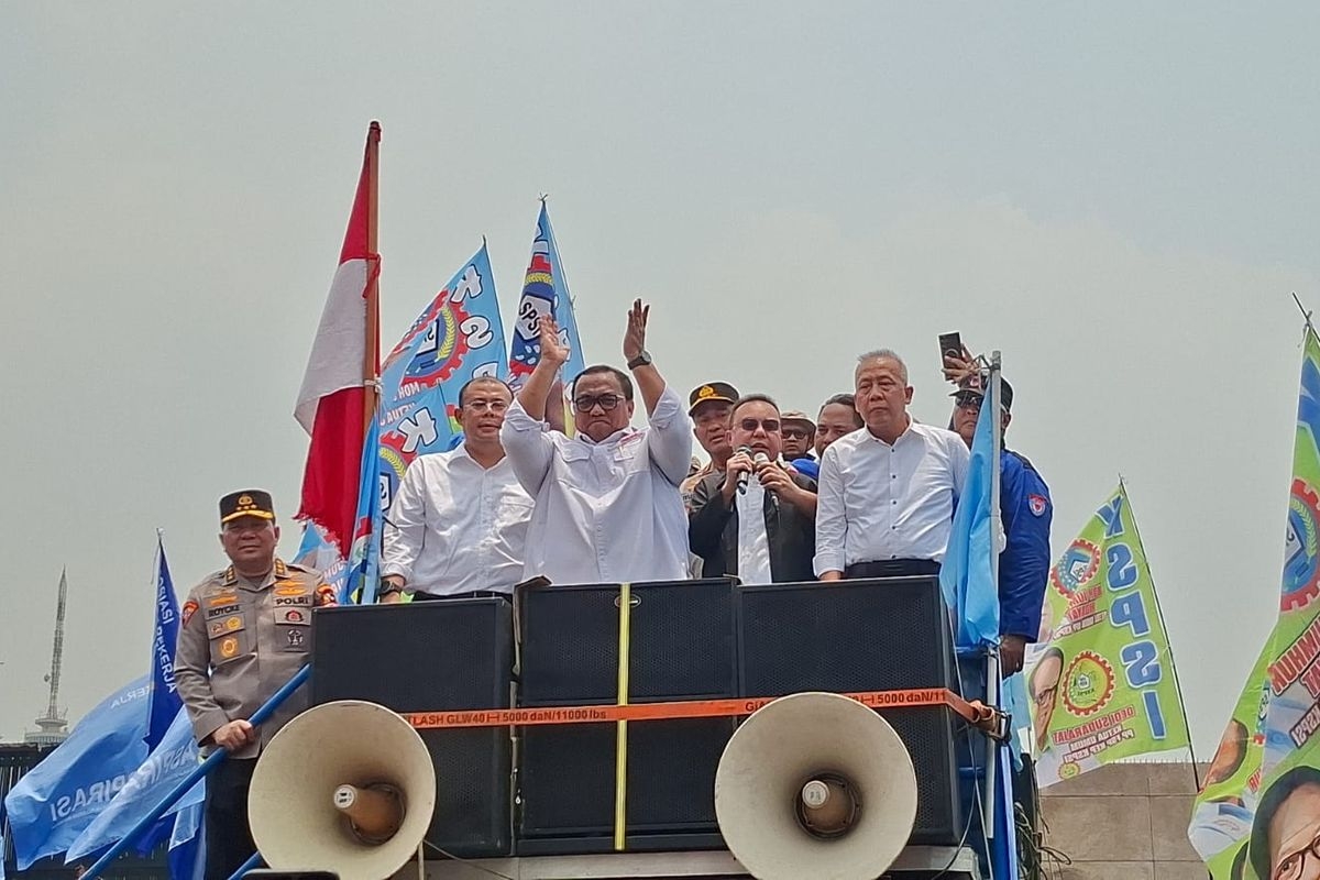 Pimpinan DPR dan Kapolri temui Buruh yang berdemo di depan DPR RI, Jakarta, 06/10/2026